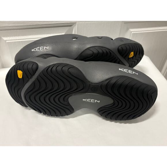 KEEN Yogui Clog Sandals Men’s 14 Gray Slip On Comfort Outdoor Shoes main image 15